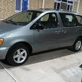 Toyota Sienna 2000