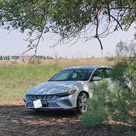 Hyundai Elantra 2025