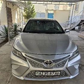 Toyota Camry 2019