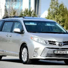 Toyota Sienna 2016
