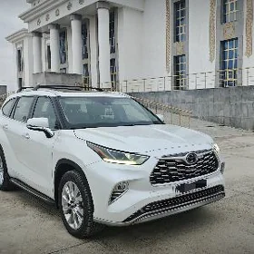 Toyota Highlander 2021