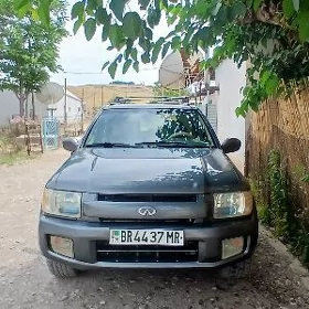 Infiniti QX4 2000