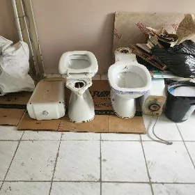 унитазы в комплекте 2шт.
