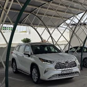 Toyota Highlander 2020