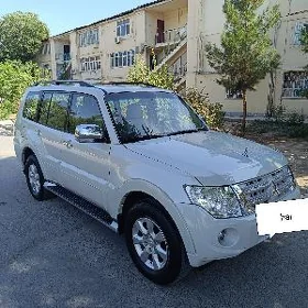 Mitsubishi Pajero 2013