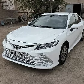 Toyota Camry 2021
