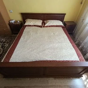 кровать