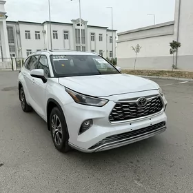 Toyota Highlander 2022