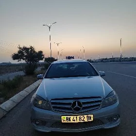 Mercedes-Benz C300 2010
