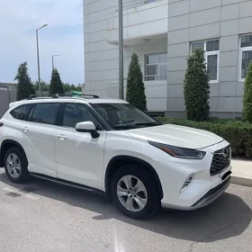 Toyota Highlander 2023