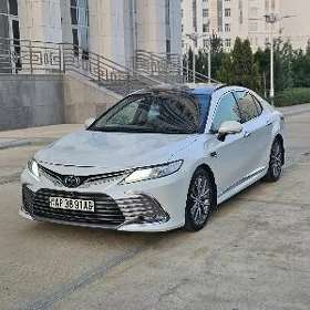 Toyota Camry 2018