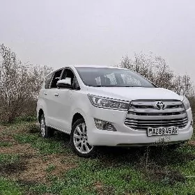 Toyota Innova 2020