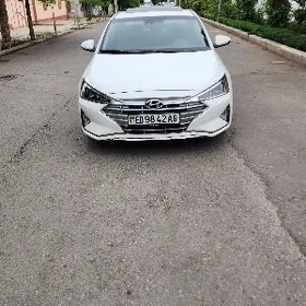 Hyundai Elantra 2020