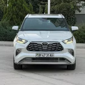 Toyota Highlander 2021