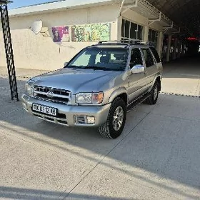 Nissan Pathfinder 2000