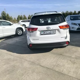 Toyota Highlander 2018