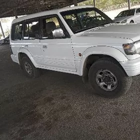 Mitsubishi Pajero 1992