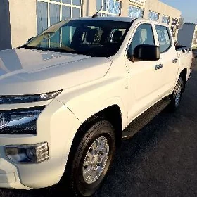 Mitsubishi L200 2025