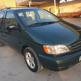 Toyota Sienna 2002