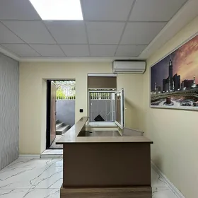 Mir 6 podwal ofis un