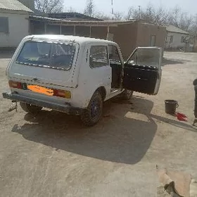 Lada Niva 1982