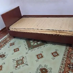 Şkaf we krowat