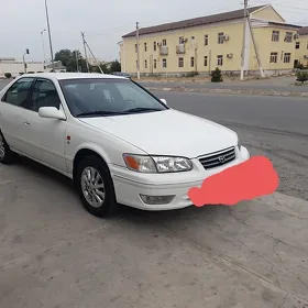 Toyota Camry 2001