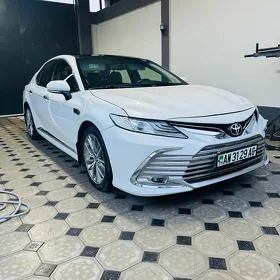 Toyota Camry 2019