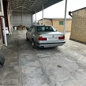 BMW 525 1990