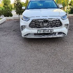 Toyota Highlander 2022