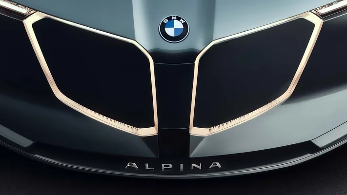 Ýyrtyjynyň keşbinde kaşaň ulag: 5,2 metrlik Vision BMW Alpina görkezildi