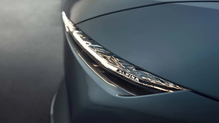 Ýyrtyjynyň keşbinde kaşaň ulag: 5,2 metrlik Vision BMW Alpina görkezildi - img 4