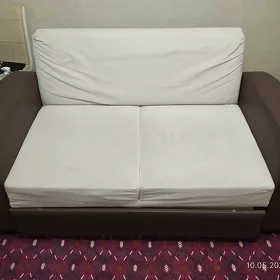 Диван