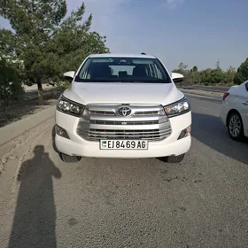 Toyota Innova 2020