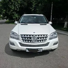 Mercedes-Benz ML500 2011