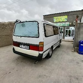 Toyota Hiace 1990