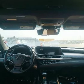 Lexus ES 350 2022