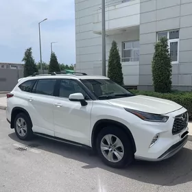 Toyota Highlander 2023