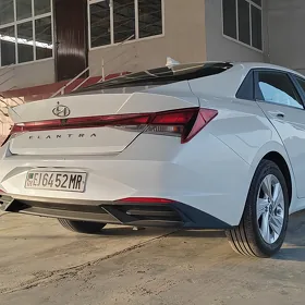 Hyundai Elantra 2021