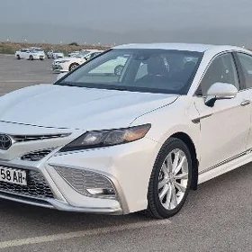 Toyota Camry 2021