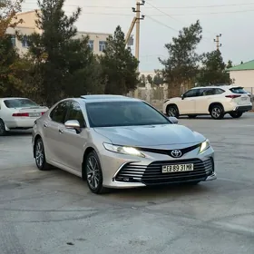 Toyota Camry 2021