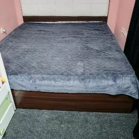 Кровать двуспальная