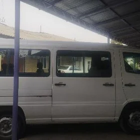 Mercedes-Benz Sprinter Worker 2015