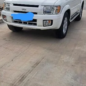 Infiniti QX4 2002