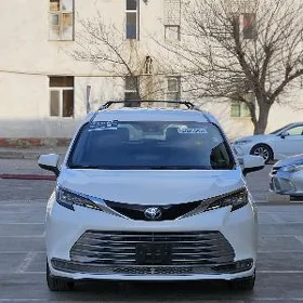 Toyota Sienna 2021