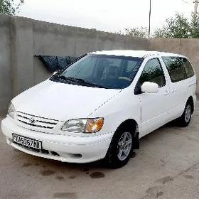 Toyota Sienna 2001