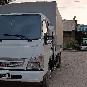 Mitsubishi Fuso 2012