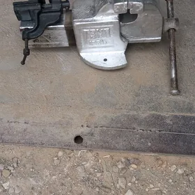 тиски