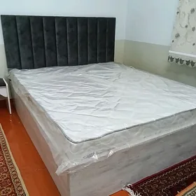 кровать