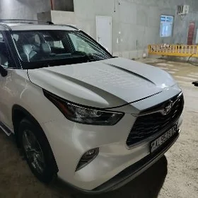 Toyota Highlander 2021
